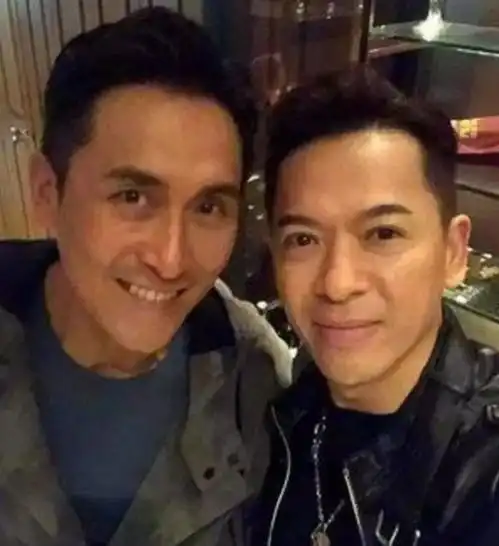  tvb老牌艺人庆生与佘诗曼亲密合照,21年前曾出演通臂猿猴