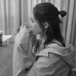  黑白女生头像高清沉寂的心