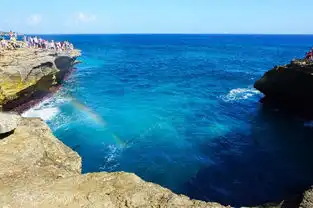  性感美女巴厘岛秀大长腿,邂逅万种风情,静赏美景,附比基尼照