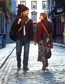  圣诞的爱与潮流,一分钟看完欧美15国情侣穿搭