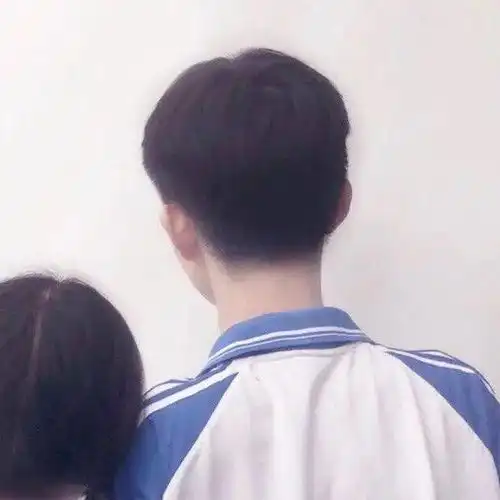  情侣头像丨你身上有我余生的味道低头