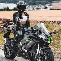  又酷又飒的机车女骑手个性头像