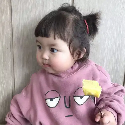 靠一张屁股脸,人气赶超宋民国火爆ins,这个小萝莉可爱到犯规