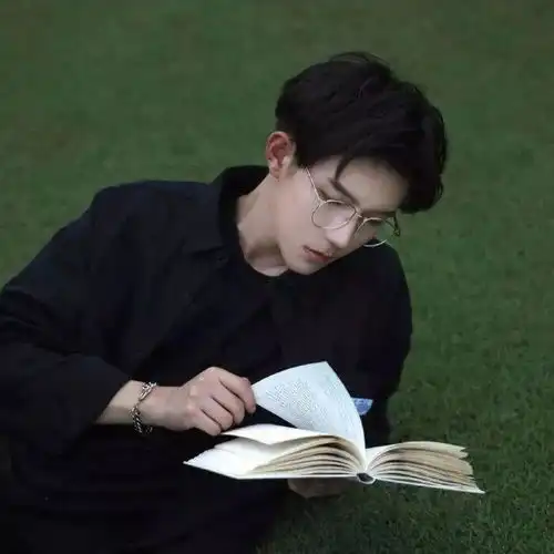  求男生真人正脸侧脸头像