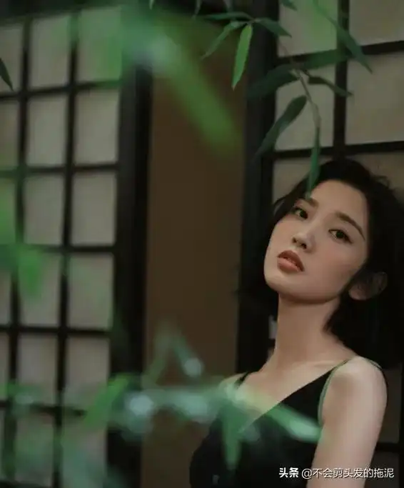  丁真进电影圈杨蓉被耽误唐艺昕缺热度徐梦洁陈哲远情侣衫