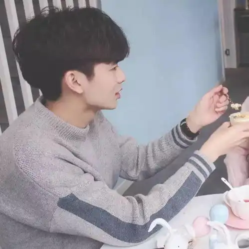  情侣头像恋爱可以慢慢谈肉必须趁热吃