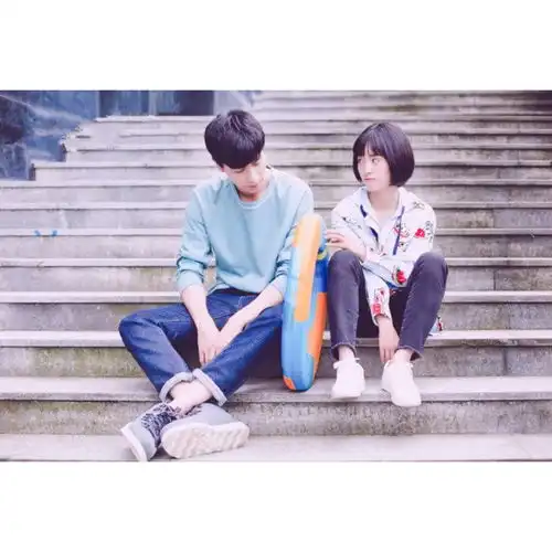  致我们单纯的小美好情侣头像