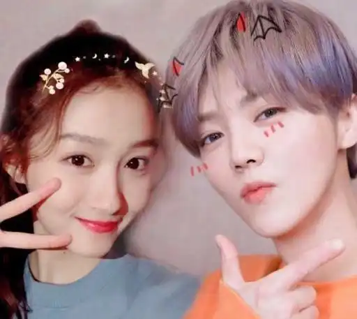  关晓彤暗戳戳撒糖,传与鹿晗分手后故意无名指戴戒指,帽子也抢镜