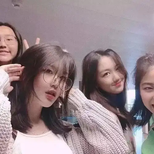 李嫣闺蜜晒时尚照片风格走大牌路线,和国际名模一样漂亮