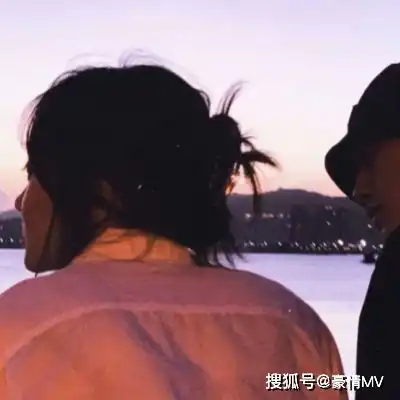  情侣头像一人一张真人2021甜蜜又精致的情头图片