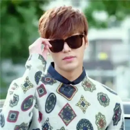  2020最新超拽头像男生戴墨镜帽子,反戴帽子的也有没有的