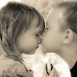  baby接吻qq情侣头像