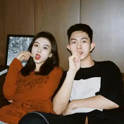  2023最新贴心温暖真人情侣头像