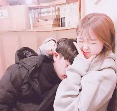  你有钱了,送我一套房子吧我们早离婚了,我是你前妻还记得吧