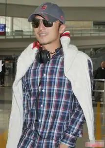  因怕张柏芝不开心拒提王菲谢霆锋不关她事