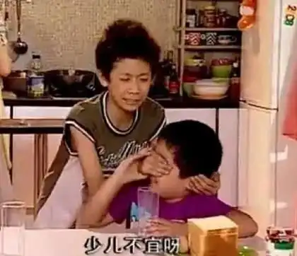 酒后决定公布恋情一对情侣,如今甜蜜到让人羡慕