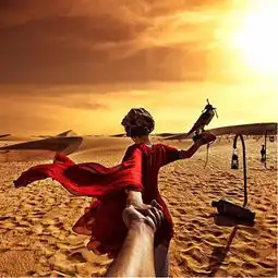  那个牵着女友环游世界的男主角,终于露面了