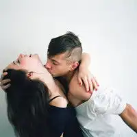  欧美混搭女生头像一个人的歇斯底里