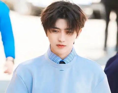  奔跑吧官方搞事情,曝光蔡徐坤请假条,还牵扯到了沙子爹