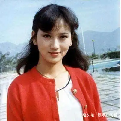 赵雅芝的传奇情史,因私藏情书导致婚姻破裂,再婚后收获完美爱情