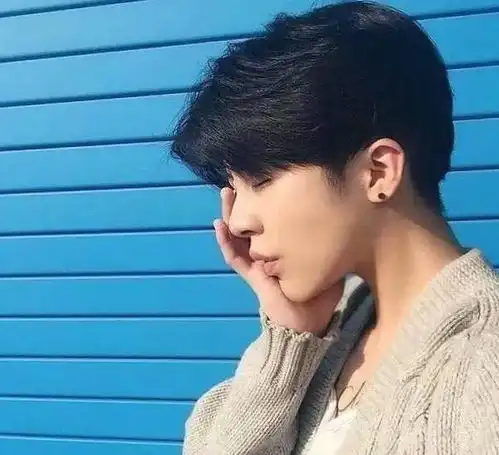  男生喜欢学习好的女生,那女生喜欢怎样的男生呢她们只看一点