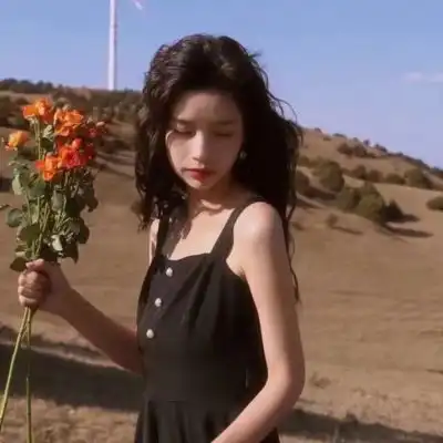  森系女头像文艺高清女生抱鲜花的文艺头像
