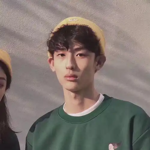  情侣头像把一个人的日子过好了,才有接纳另一个人的资格