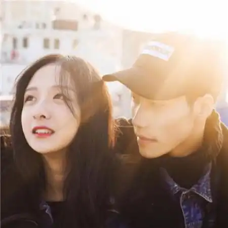  唯美浪漫情侣头像,我们少了谁都不快乐