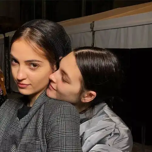  有没有好看的les情侣头像