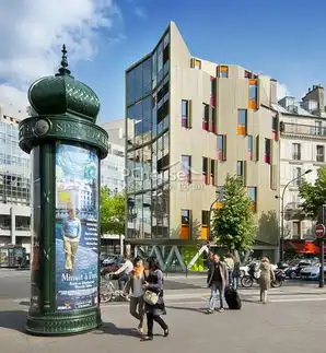  巴黎金钻公寓楼高贵外表活泼心