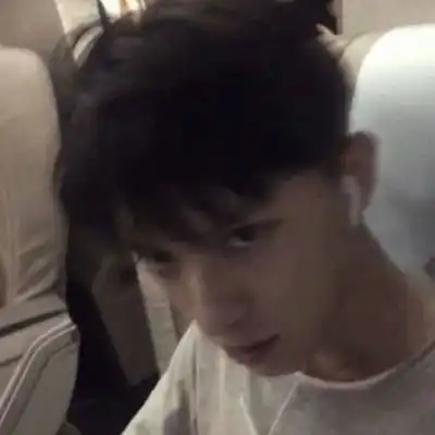  男头高冷伤感风这世间无人男生头像我要个性网