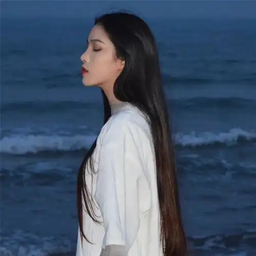 女生头像不负光阴不负自己,不负被爱不负所爱