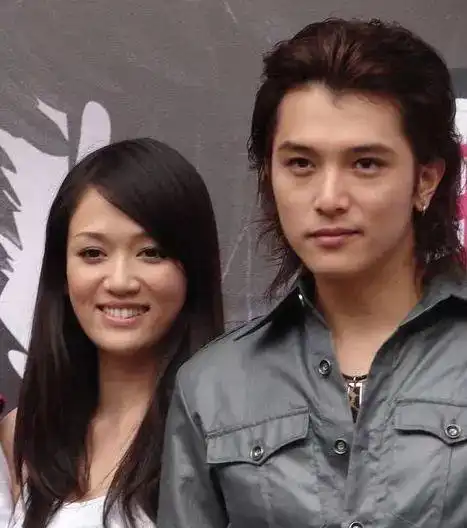 陈乔恩异性闺蜜明道都结婚生娃,如今40岁的她,花落谁家