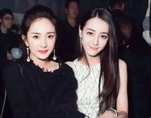  迪丽热巴用蔡徐坤表情包,却遭网友热议,现发文道歉是我蠢了