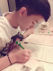  这一张情侣图片的另一半谁有啊,给我发来呗