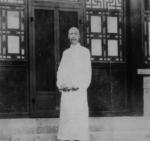  孙传芳是直系军阀,还抢过张作霖地盘,为何北伐后要投靠张作霖