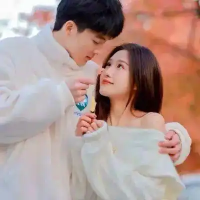  钟意偏爱的情侣头像来辽