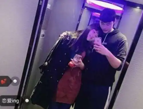  中国篮坛的模范情侣李月汝男友身高2米18在cba打球