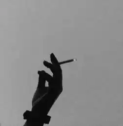  头像趁好看的时候多照照镜子,毕竟这种错觉不是每天都有的