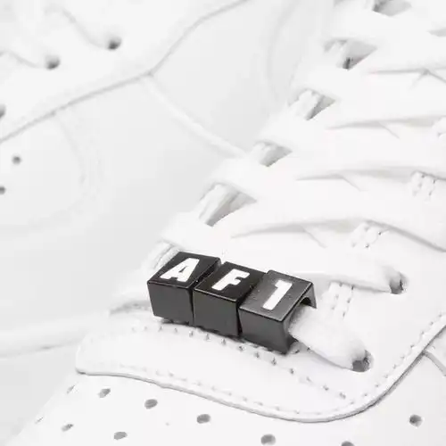  爱心元素注入女生情人节主题配色nikeairforce1今日上架