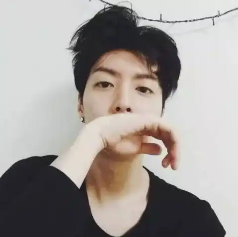  男生回复你3字消息,放弃吧根本不喜欢你,别当舔狗了