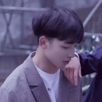  夜聊时,男生频繁发你4字qq,说明ta动了真心,丫头别不懂哟