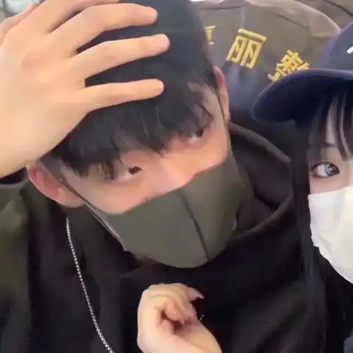  情侣头像没别的就是希望你一直在我身边