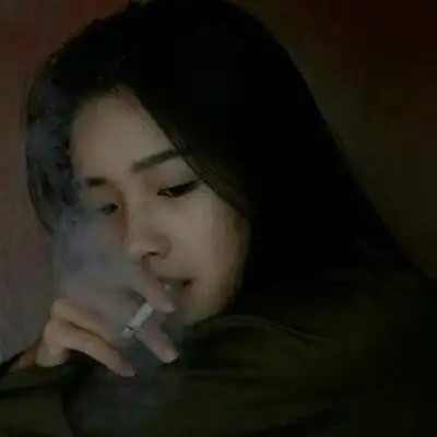  社会头像女生霸气吸烟高冷范女生头像图片大全