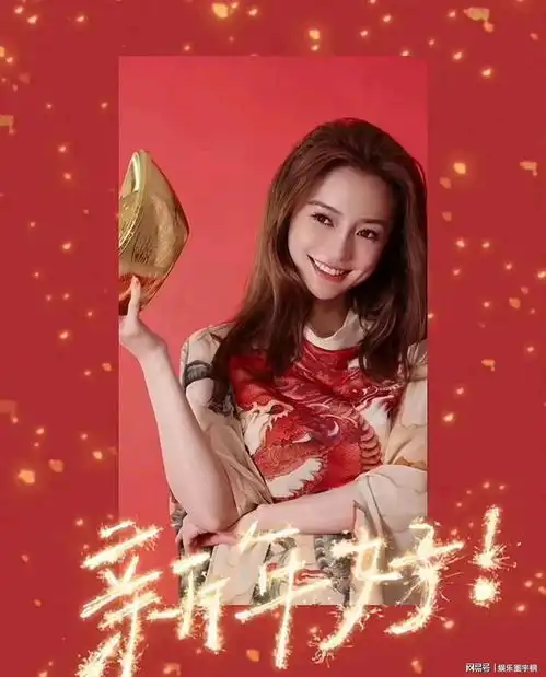  杨颖接儿子回香港过年,8岁小海绵出镜笑容腼腆,皮肤黑像黄晓明