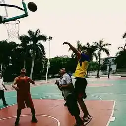  平昌明星信义大道高一男生不简单他的篮球打遍平昌,你认识他吗