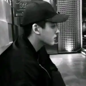  男生丧头像真人非常丧的男生头像