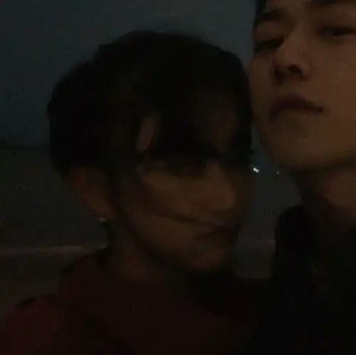  有没有那种很文艺的真人情侣头像的哇