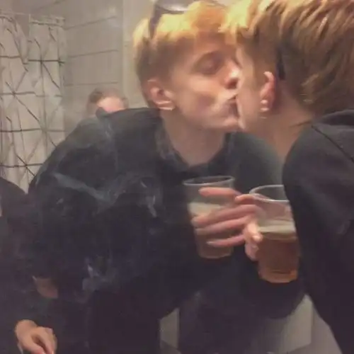  有没有偏成熟沉稳一些的欧美风男生头像