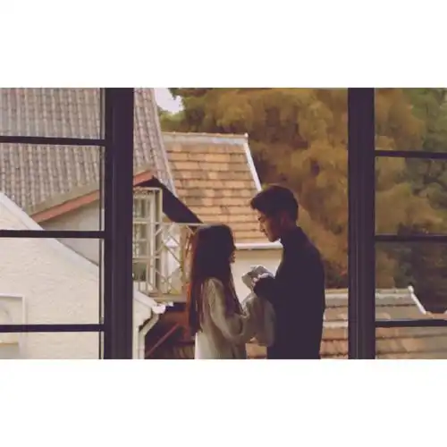  有没有高清无水印的真人情侣头像,要那种文艺唯美风格的